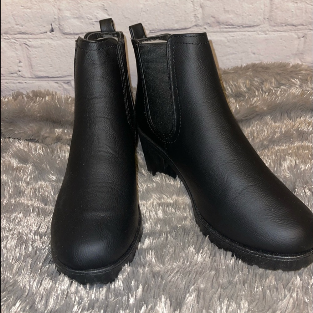 Boohoo Chelsea Ankle Booties